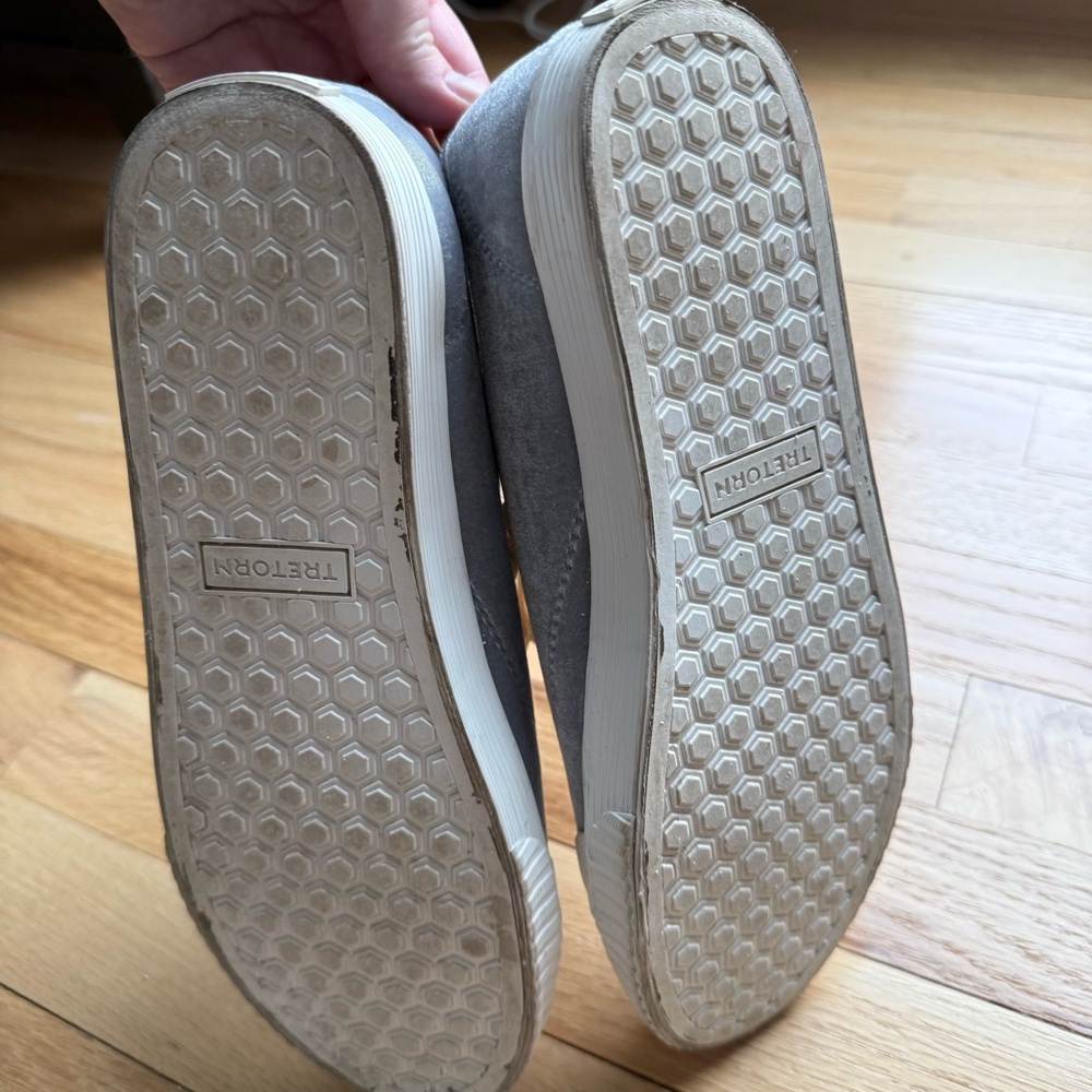Tretorn Velvet Lace-Up Sneakers in Gray, Women’s Size 8.5 - Picture 5 of 12